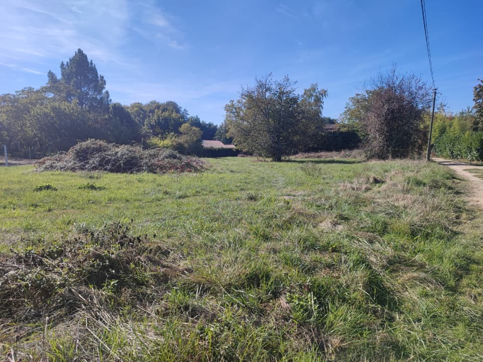 Programme neuf Terrain à partir de 1100m² à Saint-Pierre-de-Bat à Saint-Pierre-de-Bat