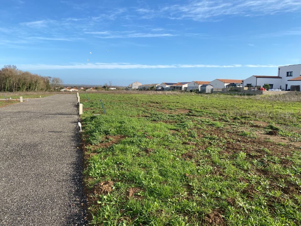 Terrain à partir de 353m² à Port-des-Barques