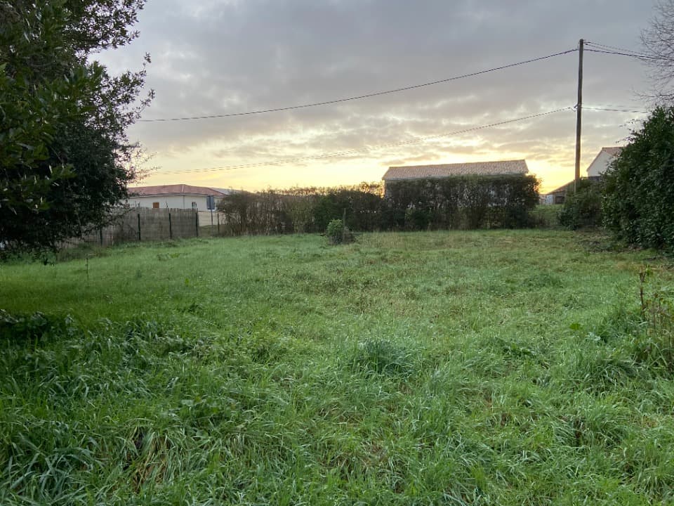 Terrain à partir de 421m² à Seyresse
