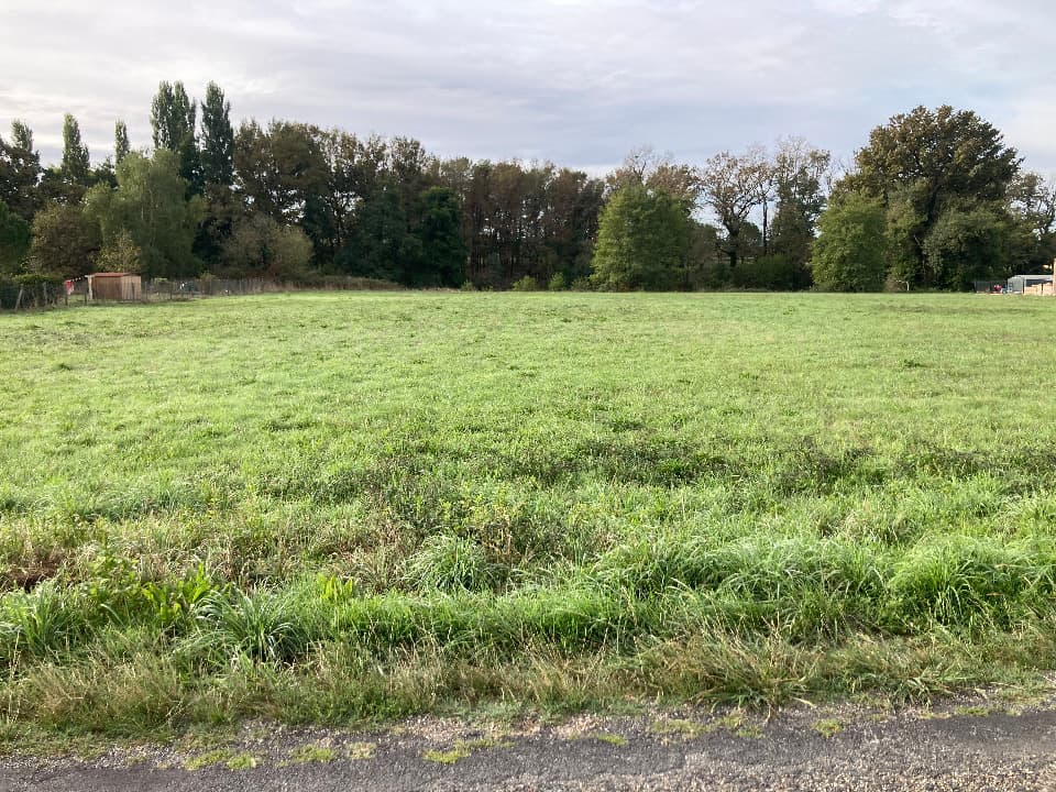 Terrain à partir de 1700m² à Saint-Antoine-sur-l'Isle