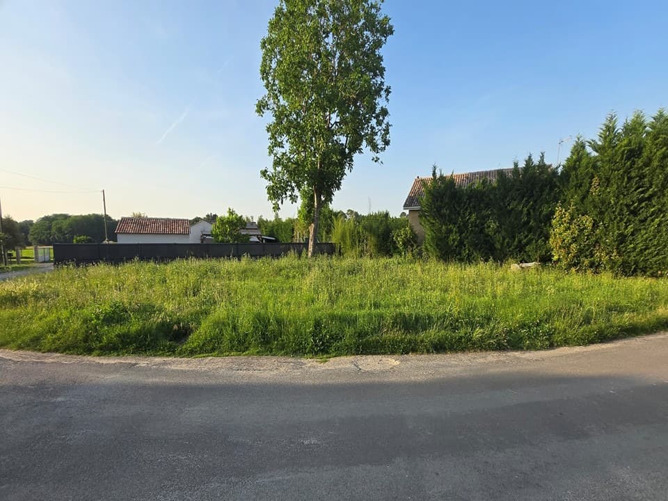 Terrain à partir de 587m² à Peujard