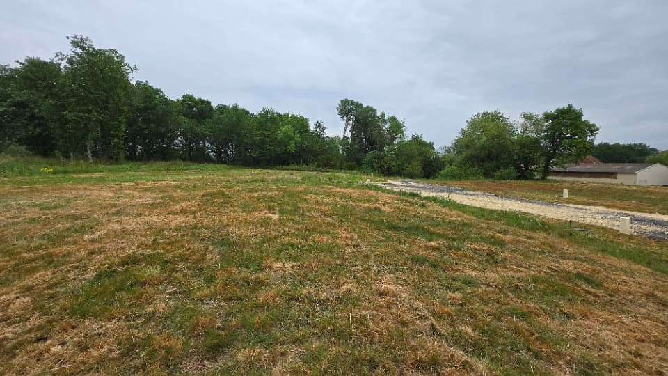 Terrain à partir de 586m² à Boisredon