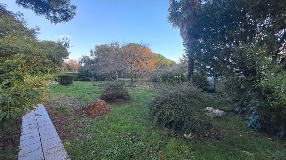 Terrain à partir de 593m² à Breuillet