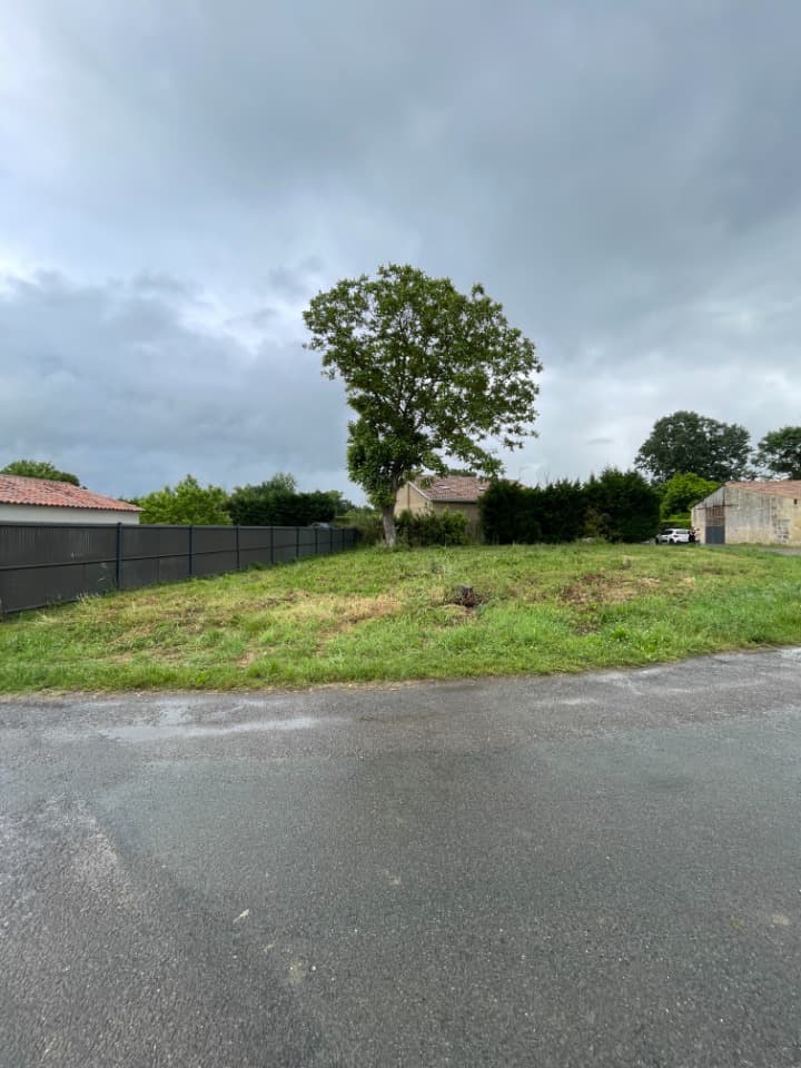 Terrain à partir de 587m² à Peujard