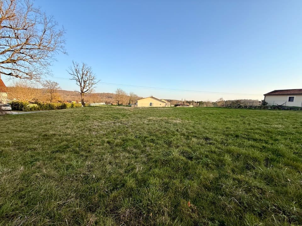 Terrain à partir de 1660m² à Saint-Nexans