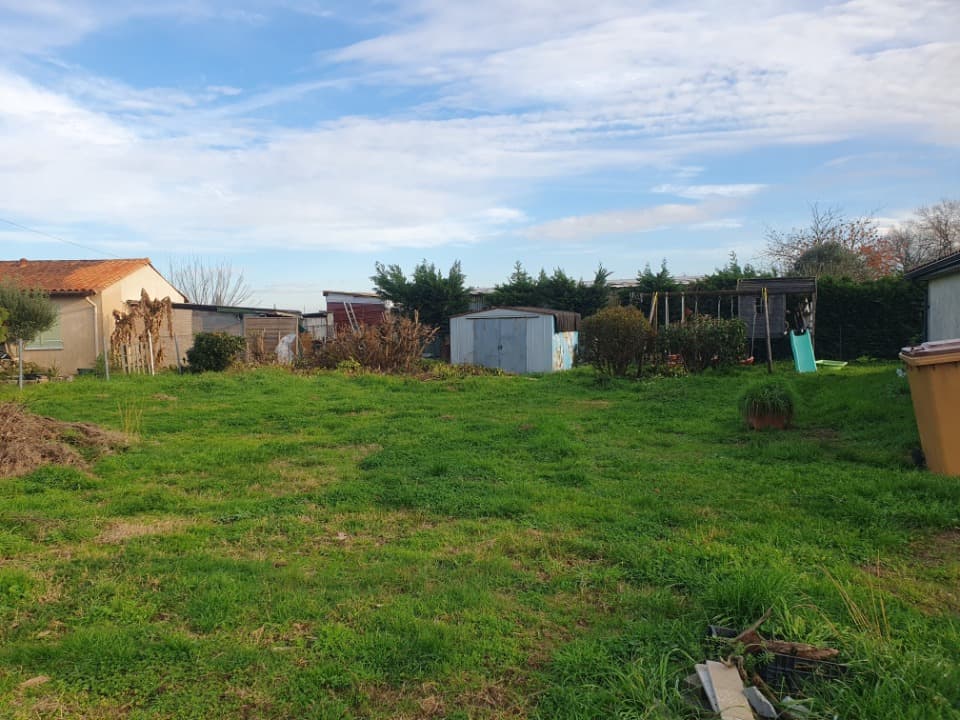 Terrain à partir de 364m² à La Lande-de-Fronsac