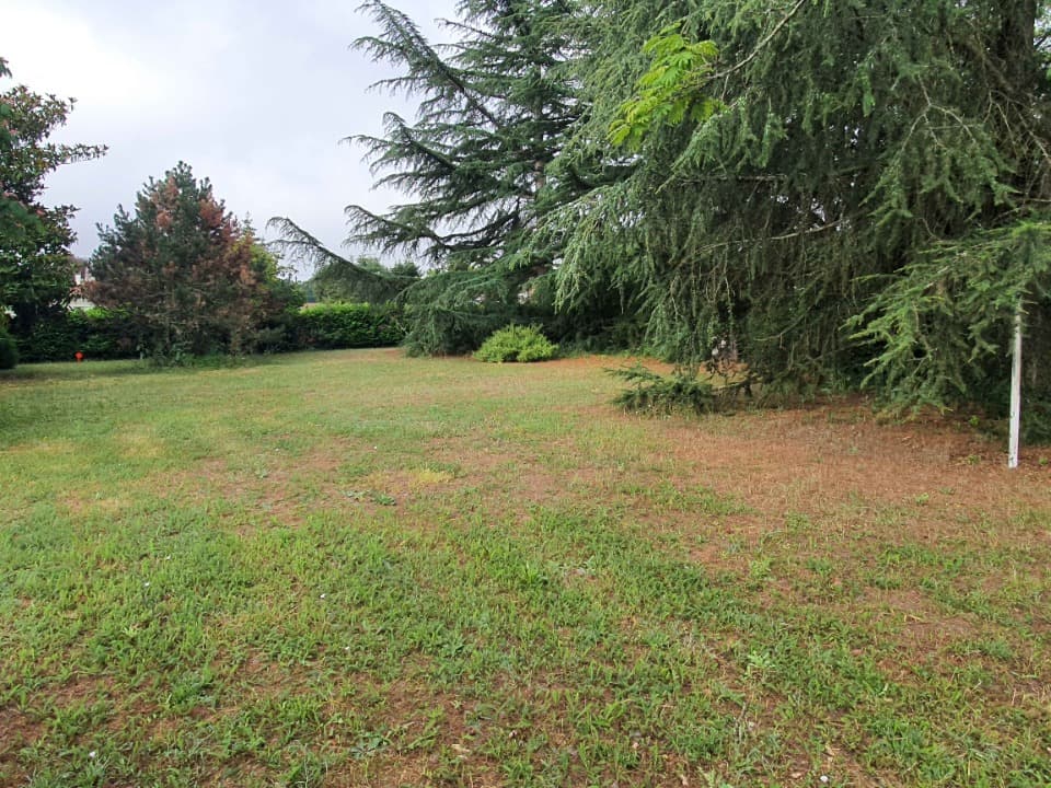 Terrain à partir de 810m² à Cadillac-en-Fronsadais
