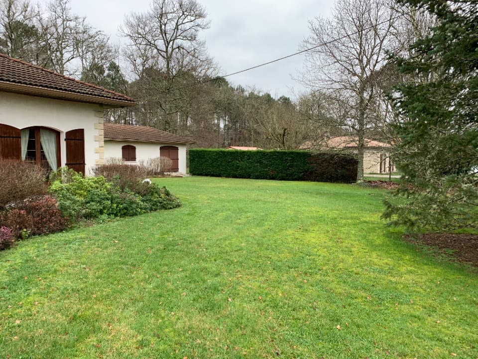 Terrain à partir de 470m² à Abzac